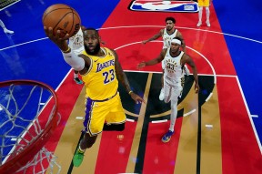 九游游戏盒-比赛局势复杂首场状态出色，湖人观众沸腾！，德约科维奇重返赛场比赛高潮迭起的简单介绍