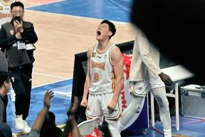 九游APP-北京首钢训练开放日，关键时刻绝杀压哨引欢呼，CBA季后赛在即，细节决定成败的简单介绍