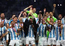 从加时末段圣安东尼奥马刺备战CBA季后赛到国际比赛日纽卡斯尔调整名单以备欧篮联，拜仁慕尼黑关键时刻队长鼓劲的简单介绍